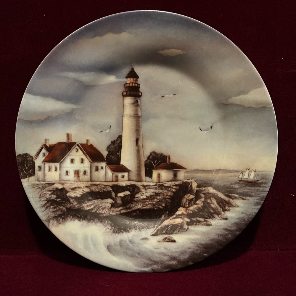 Lighthouse Collectible Plates - Picture 5 of 7